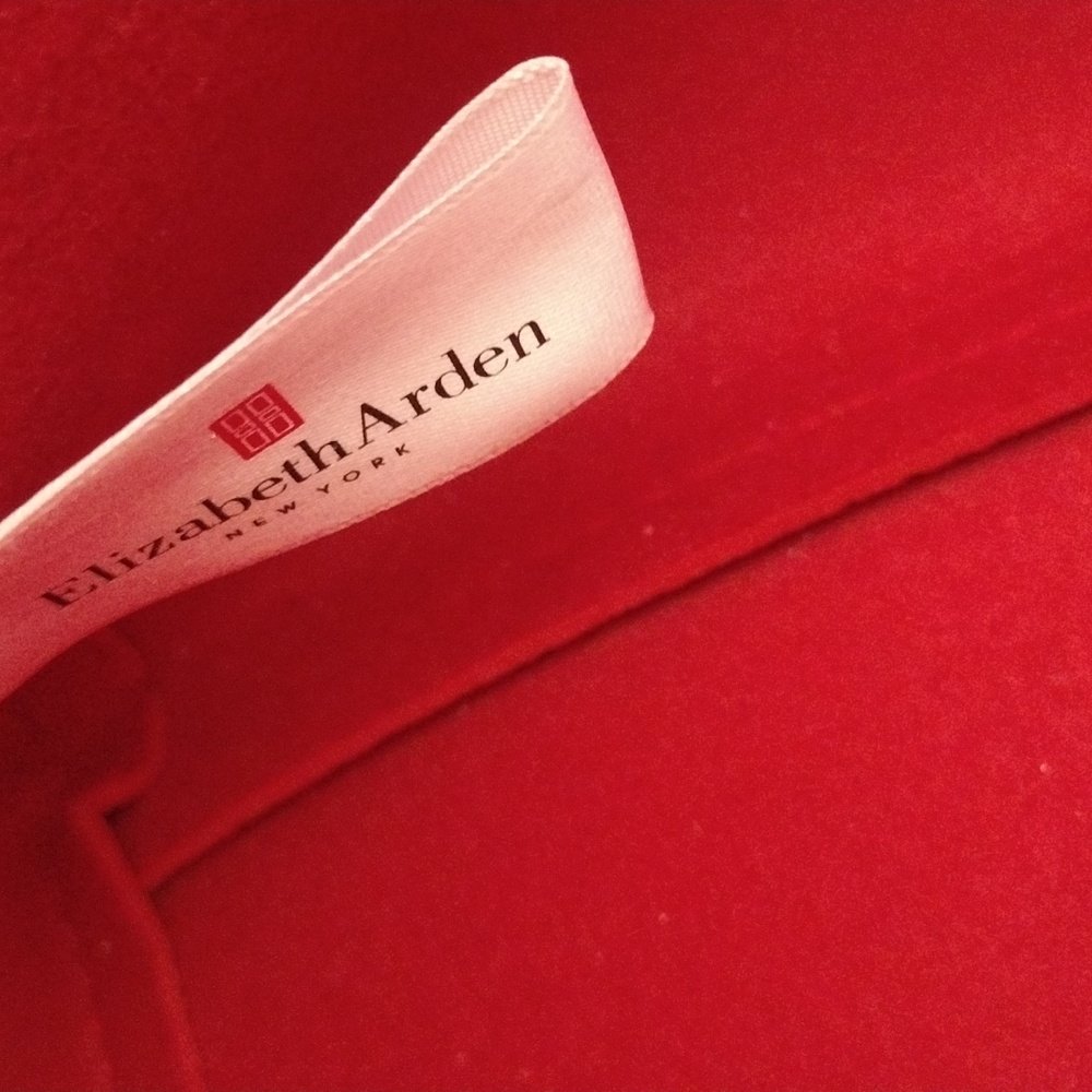 Elegant Red Tote Bag - Picture 9 of 17